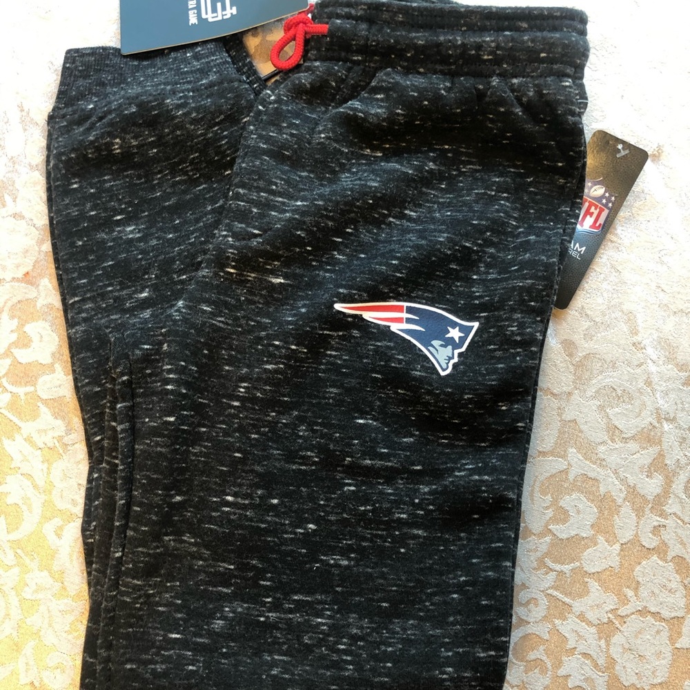 Pats Sweats - Picture 2 of 3